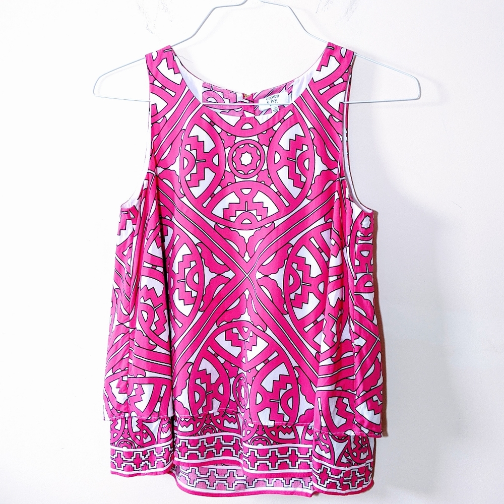 Crown & Ivy Petite Small Layered Sleeveles…